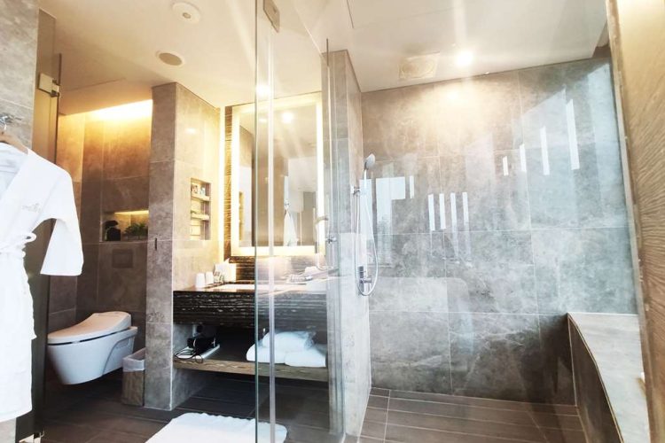 Mint Suite Bathroom
