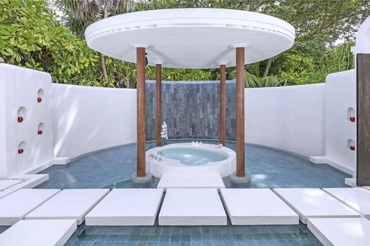 Bathtub in master bathrooms of all beach villas categories