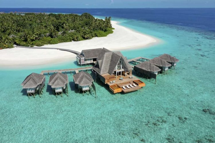 Anantara Kihavah spa island aerial