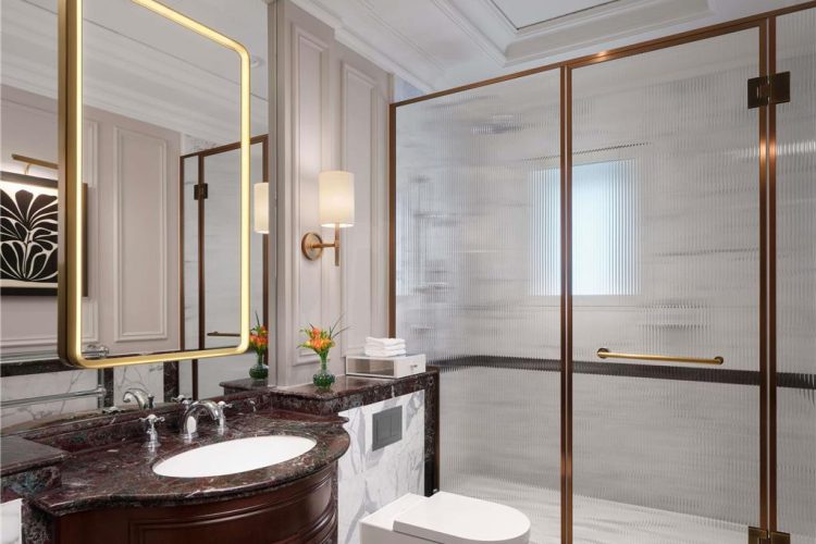 Guest room bath