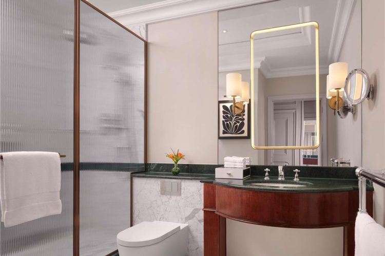 Guest room bath