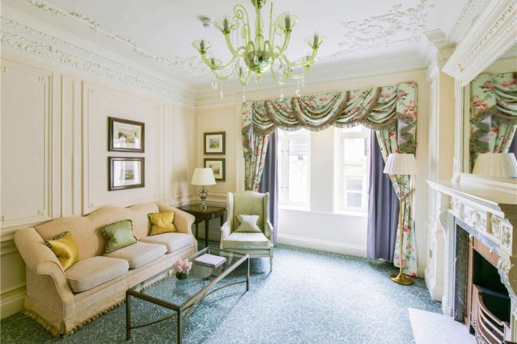 Guest room