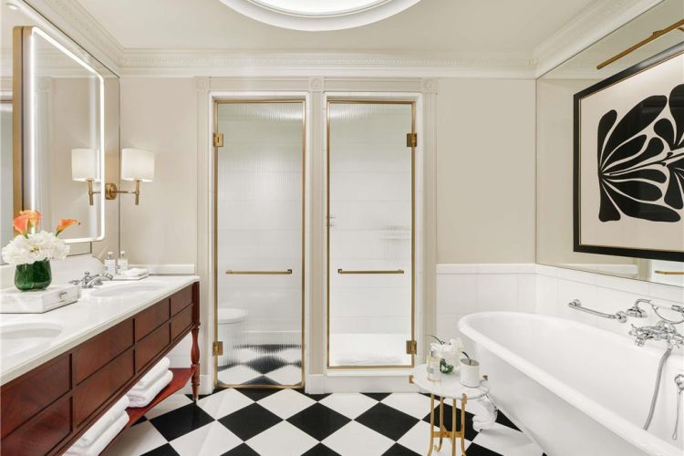 Guest room bath