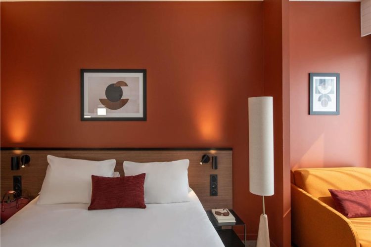 Guest room