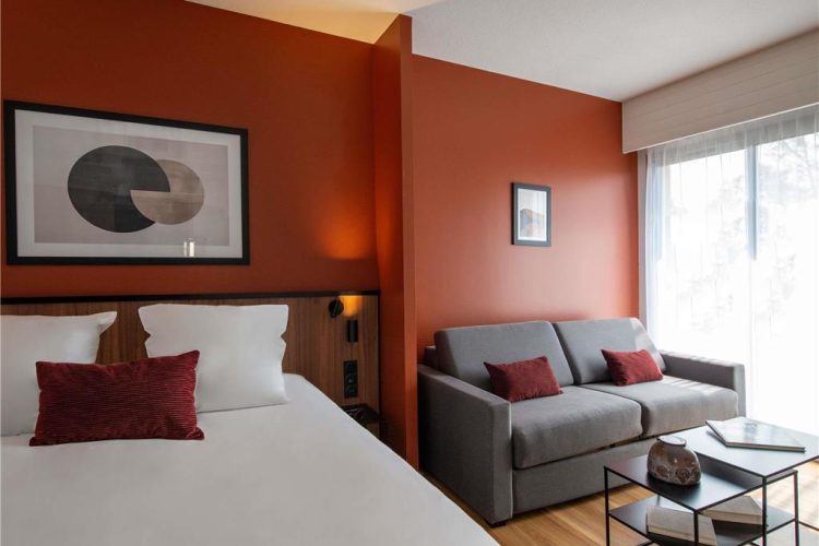 Guest room
