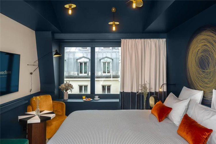 Guest room