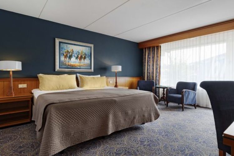 30SQM WIFI BATH SHWR PARK