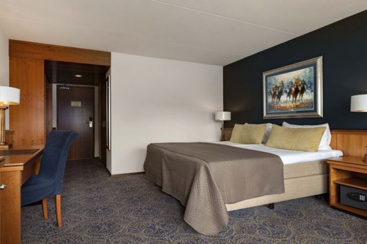 30SQM WIFI BATH SHWR PARK