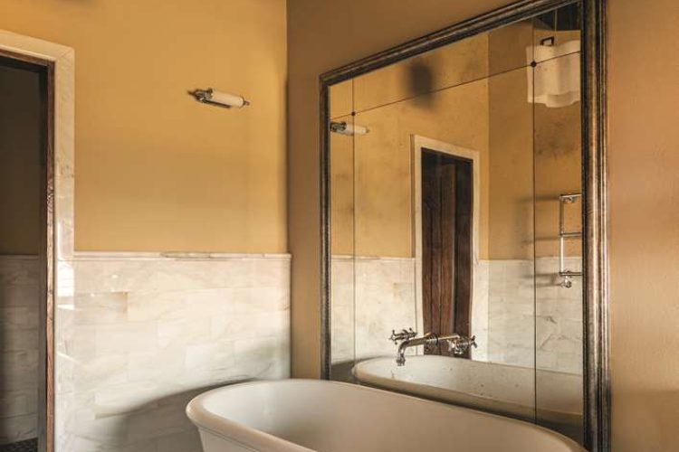 Tuscanica Suite Bathroom