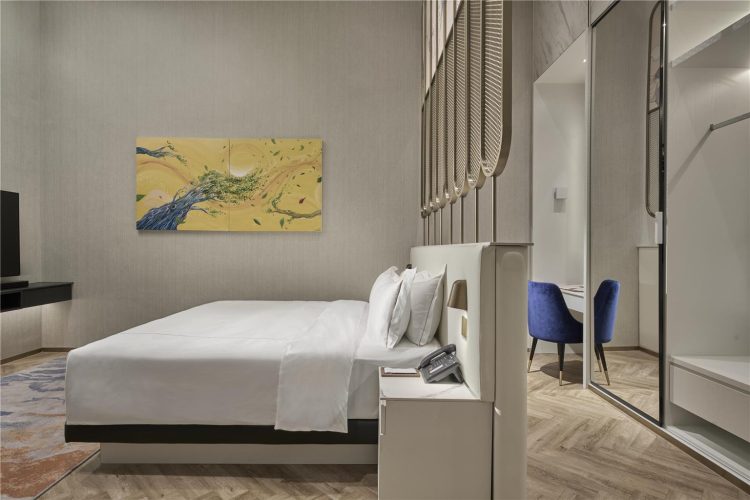Bedroom side