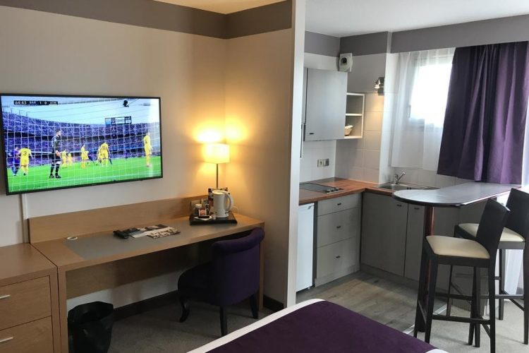 Guest room
