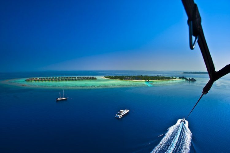 Parasailing (1)