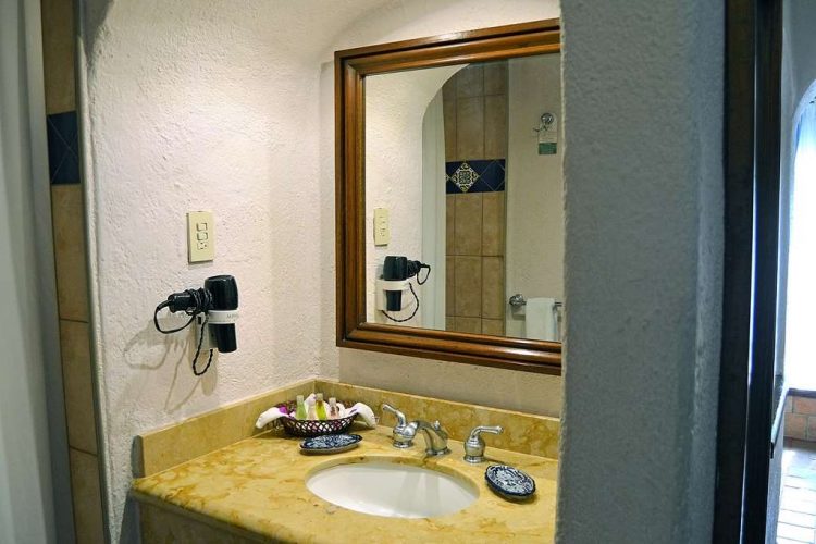 ba o habitacion estandar hotel villas teotihuacan bathroom standard room