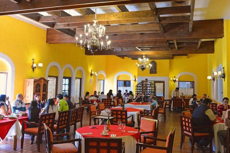 restaurante media luna hotel villas teotihuacan restaurant media luna